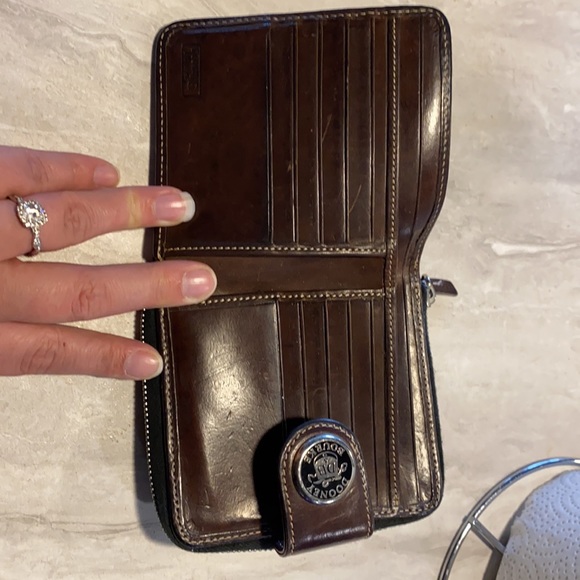 Dooney bourke wallet - Picture 5 of 6